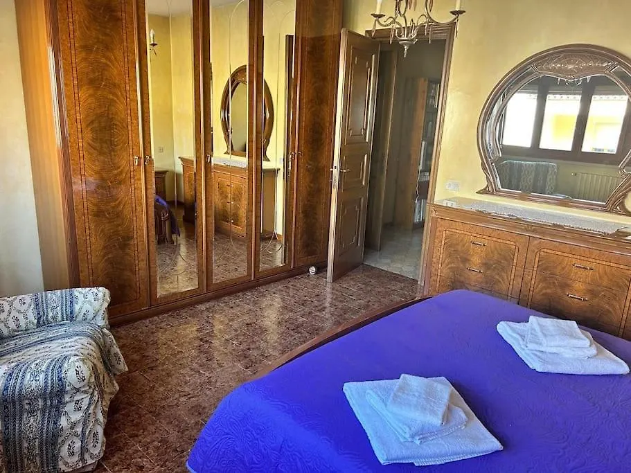 City House Nardina أولبيا شقة